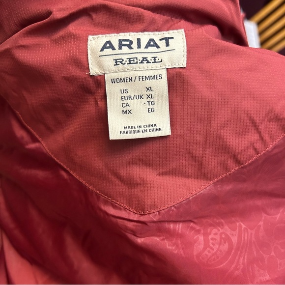 Ariat Real Women’s Red Aztec Print Quilted Puffer Vest Size XL - Picture 5 of 12